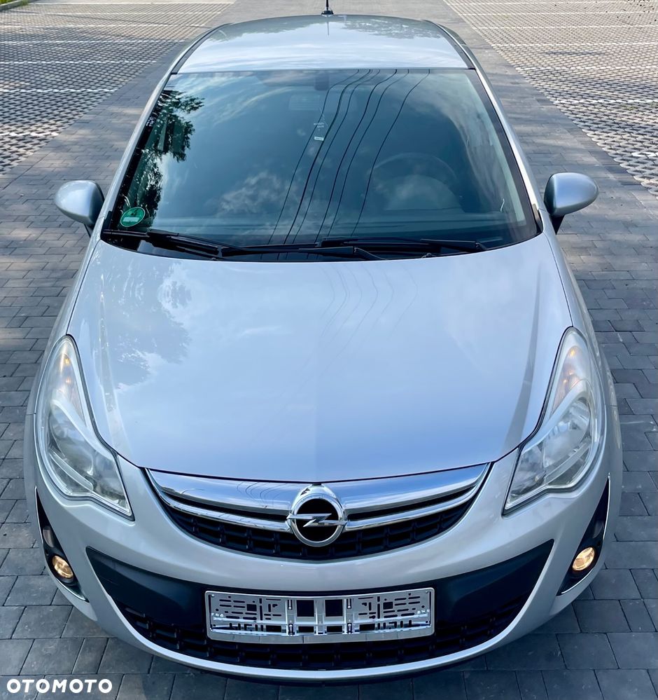 Opel Corsa 1.2 16V Cosmo - 4