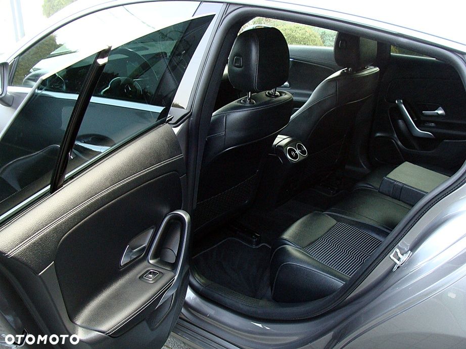 Mercedes-Benz CLA 200 d Progressive 8G-DCT - 20