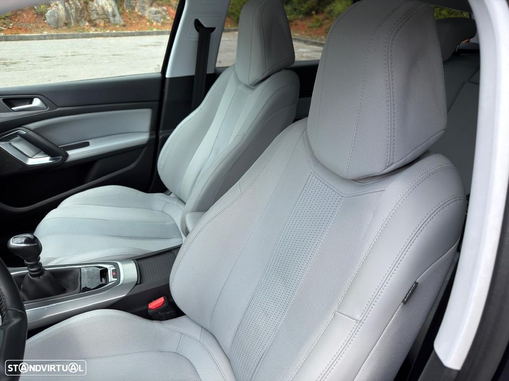 Peugeot 308 1.5 BlueHDi Allure Pack - 21
