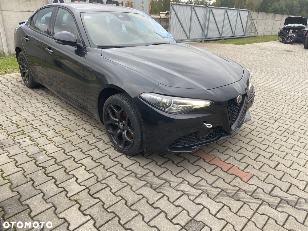Alfa Romeo Giulia 2.2 AT8 - 4