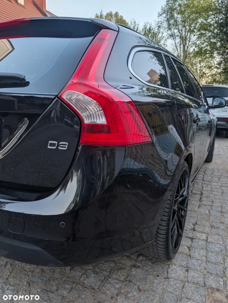 Volvo V60 D3 Summum - 11