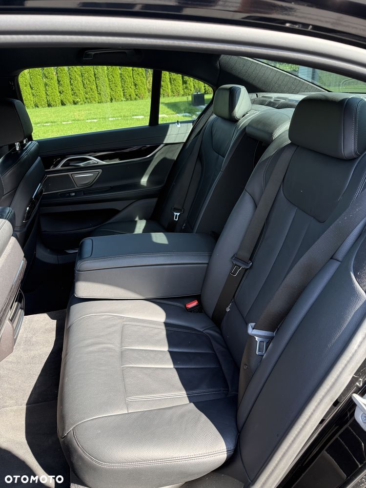 BMW Seria 7 730d xDrive mHEV sport - 29