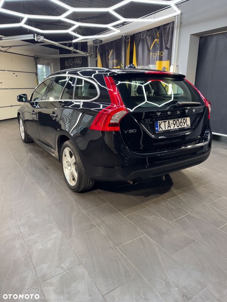 Volvo V60 D4 Momentum - 6