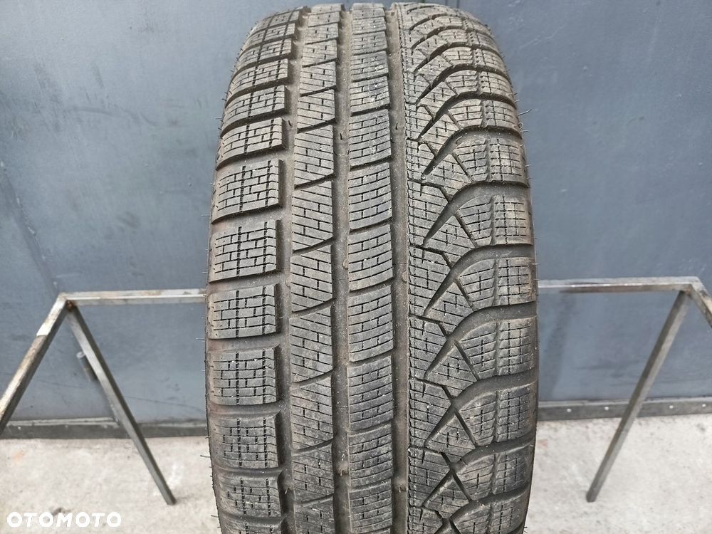 245/40R19 Pirelli P Zero Winter XL opona pojedynka zima 7,9mm - 1