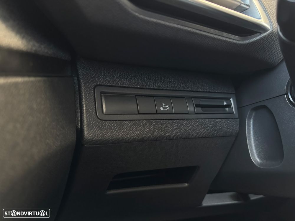 Peugeot 3008 PureTech 130 Stop & Start GPF EAT8 Allure Pack - 6