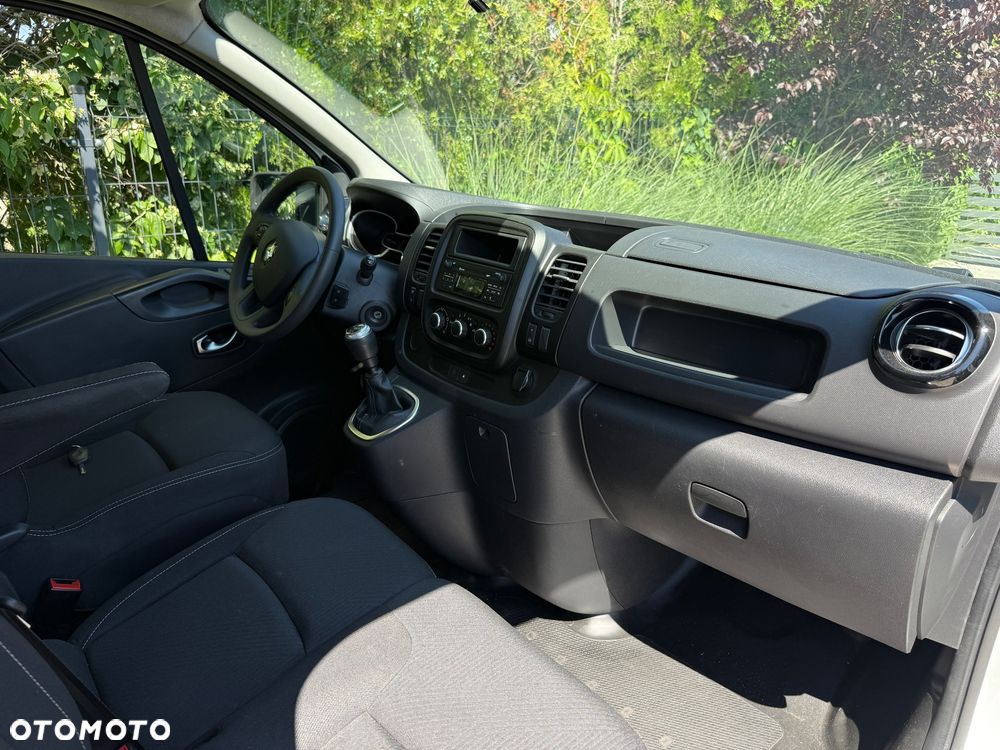 Renault trafić - 4