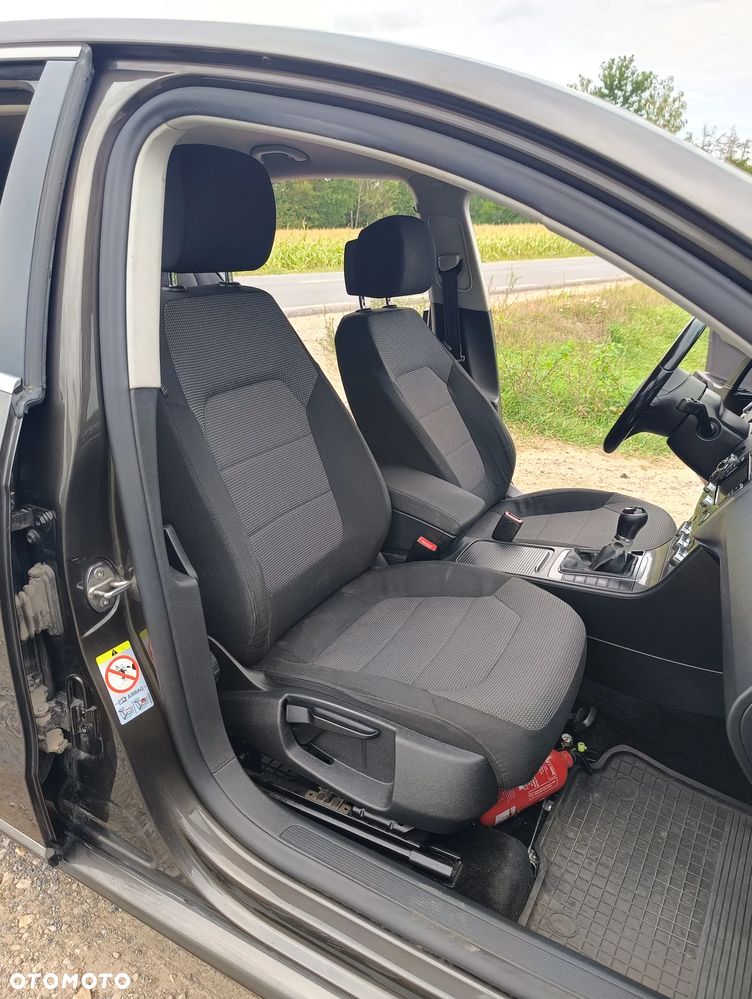 Volkswagen Passat 1.6 TDI Trendline - 23
