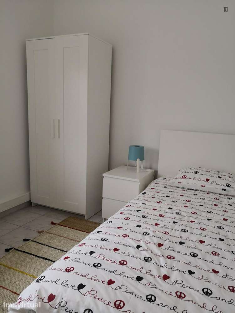 Quarto - localizado em Carcavelos Lisbon - Grande imagem: 3/16