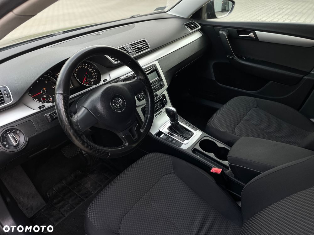 Volkswagen Passat - 10