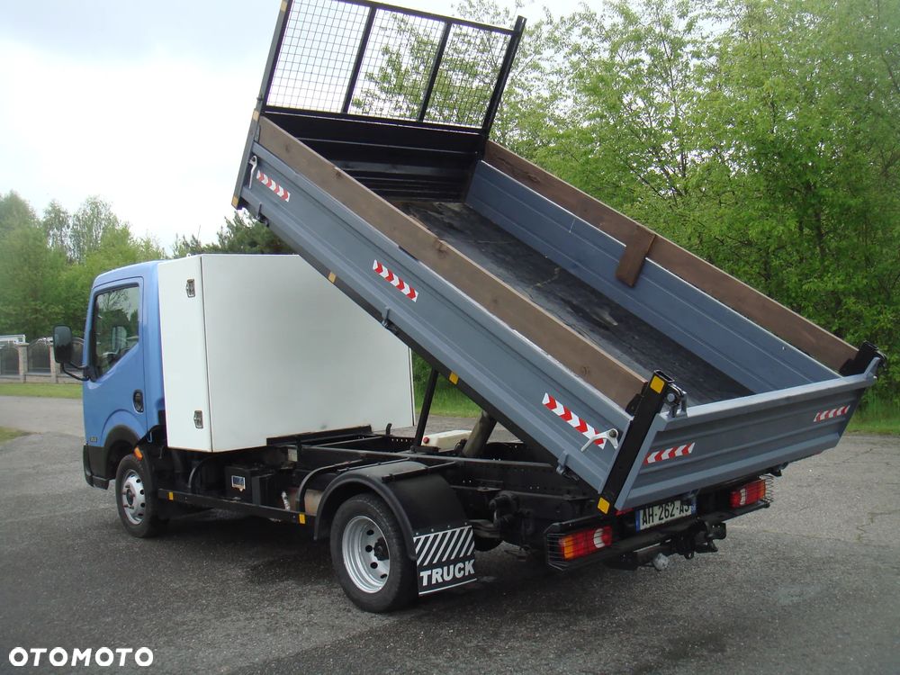 Nissan CABSTAR - 17