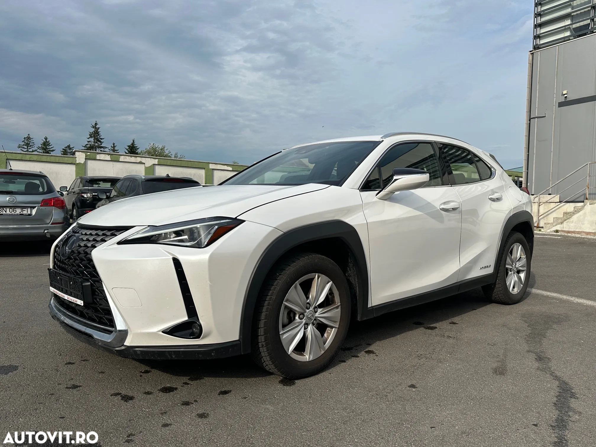 Lexus UX 250h Business Edition - 17