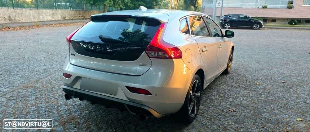 Volvo V40 1.6 D2 R-Design - 4