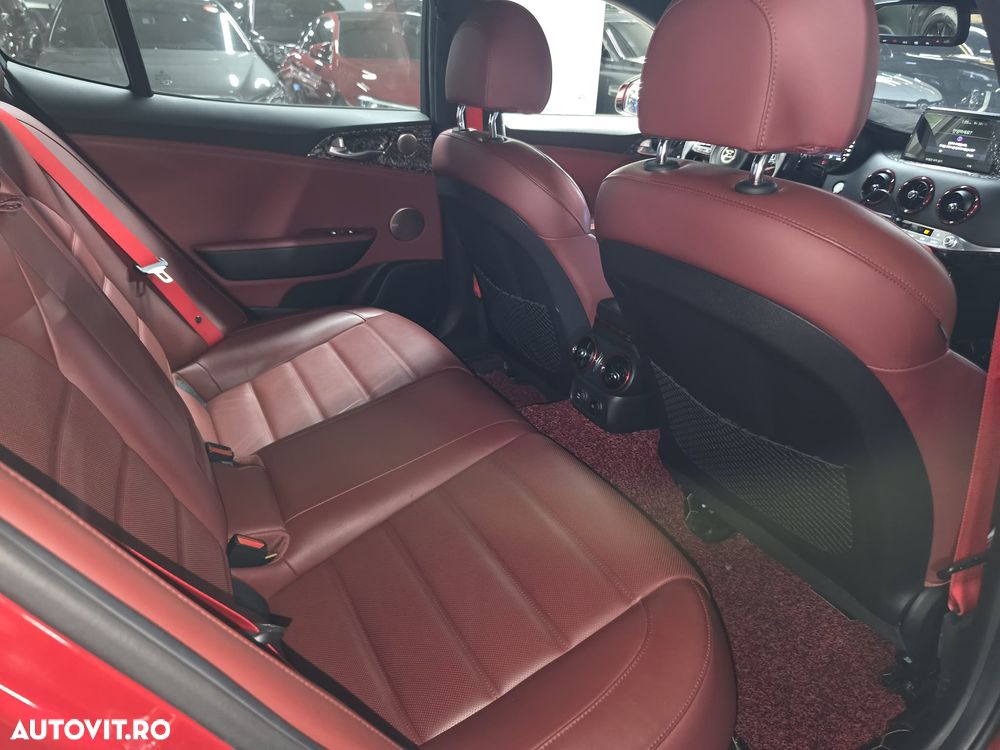 Kia Stinger 2.0 T-GDI RWD GT Line - 20