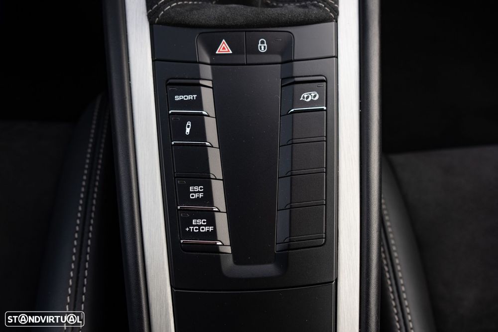 Porsche 911 Série F - 32