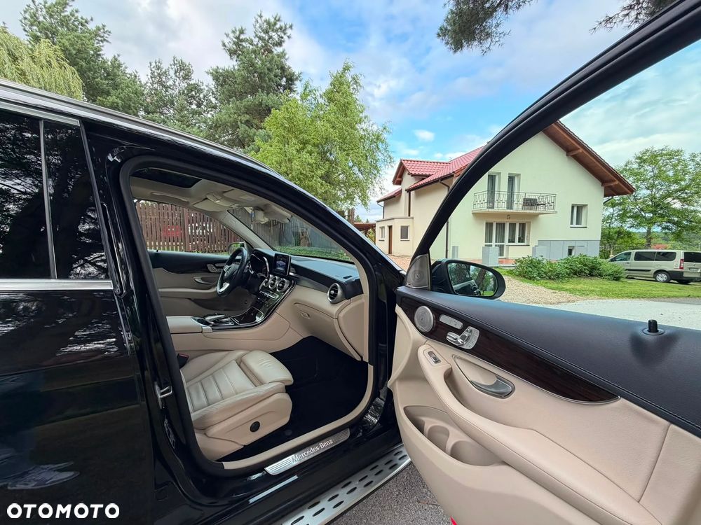 Mercedes-Benz GLC 250 4Matic 9G-TRONIC AMG Line - 22