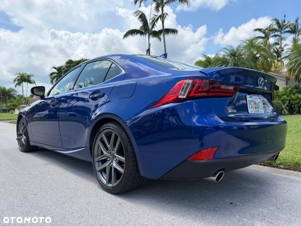 Lexus IS 200t / 300 F Sport - 10