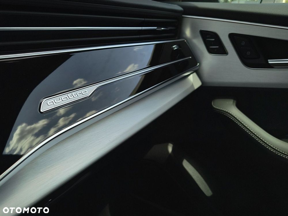 Audi Q8 - 24