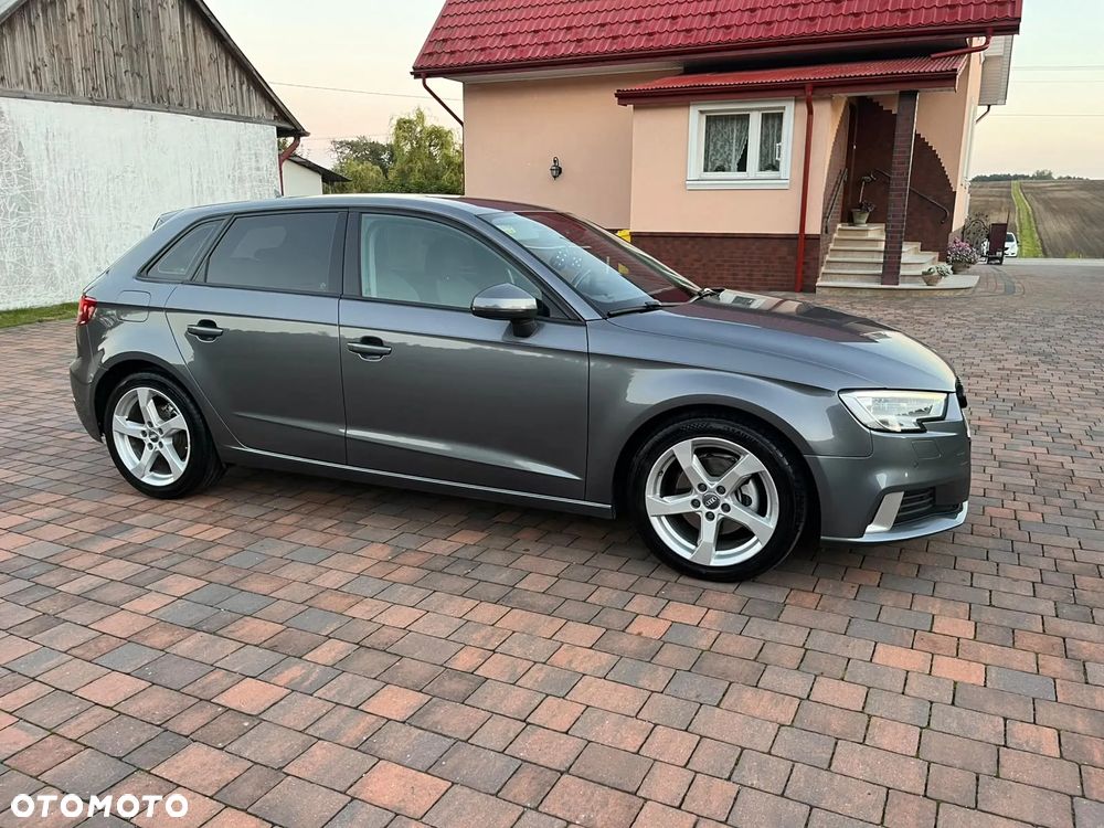 Audi A3 Sportback 1.6 TDI S tronic - 4