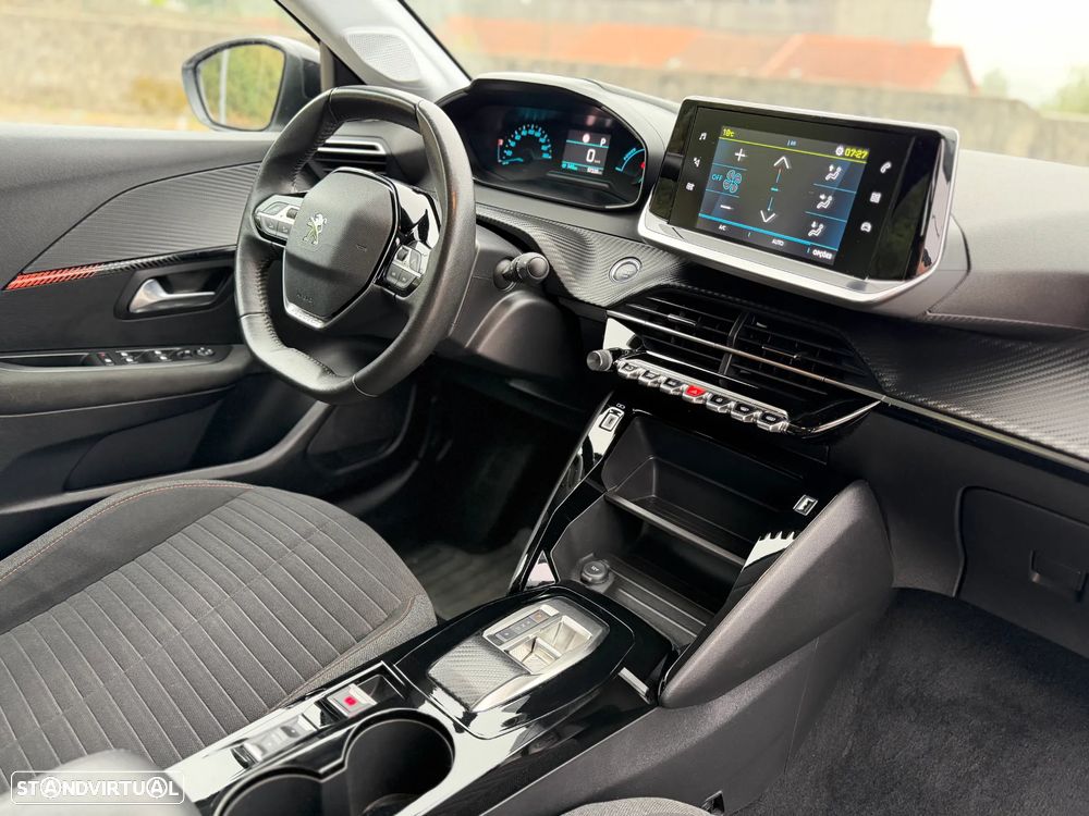 Peugeot e-208 50 kWh Active Pack — fotografia 13