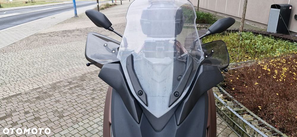 Yamaha X-max - 23