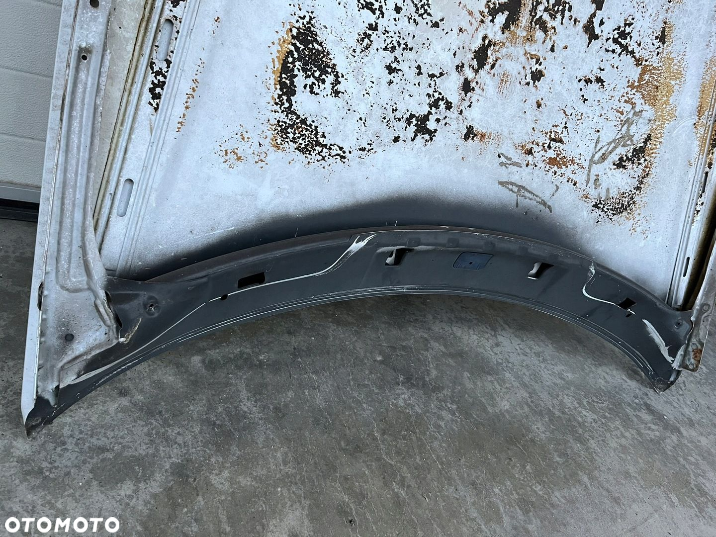 MASKA POKRYWA SILNIKA MERCEDES W124 1985-1989r WĄSKA LISTWA - 7