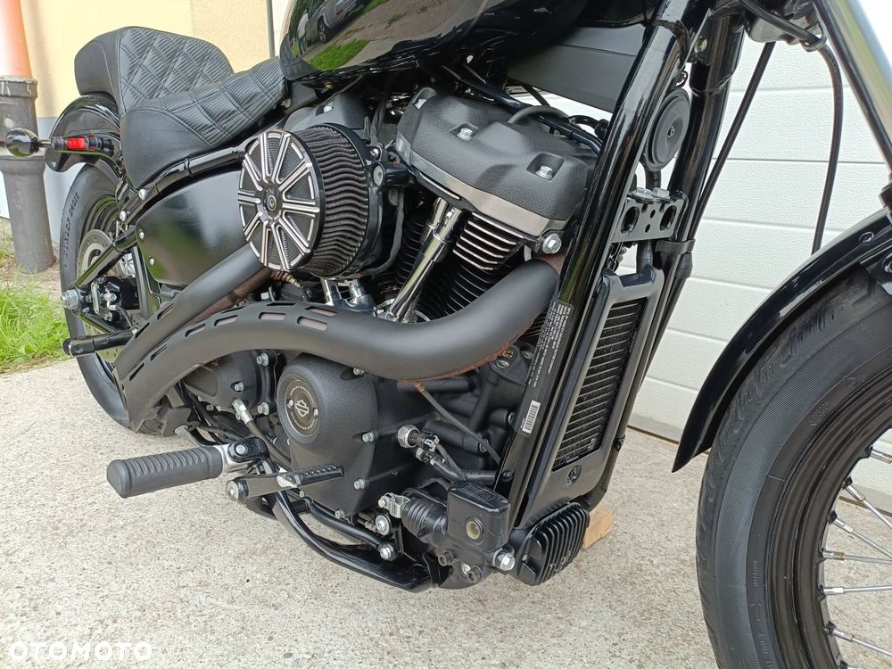 Harley-Davidson Softail Street Bob - 12
