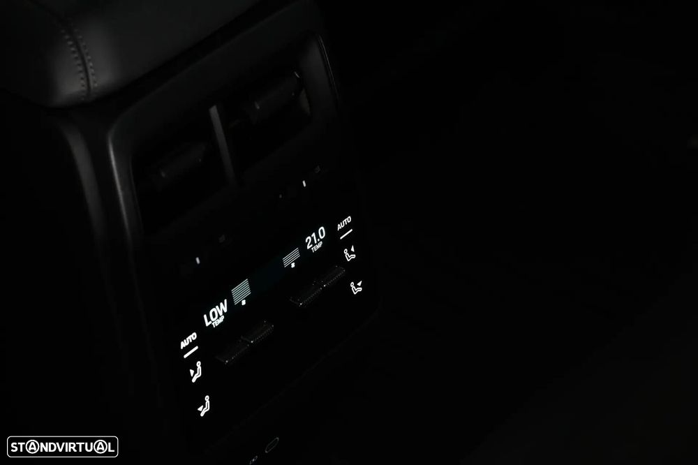 Porsche Macan Electric 4 - 30