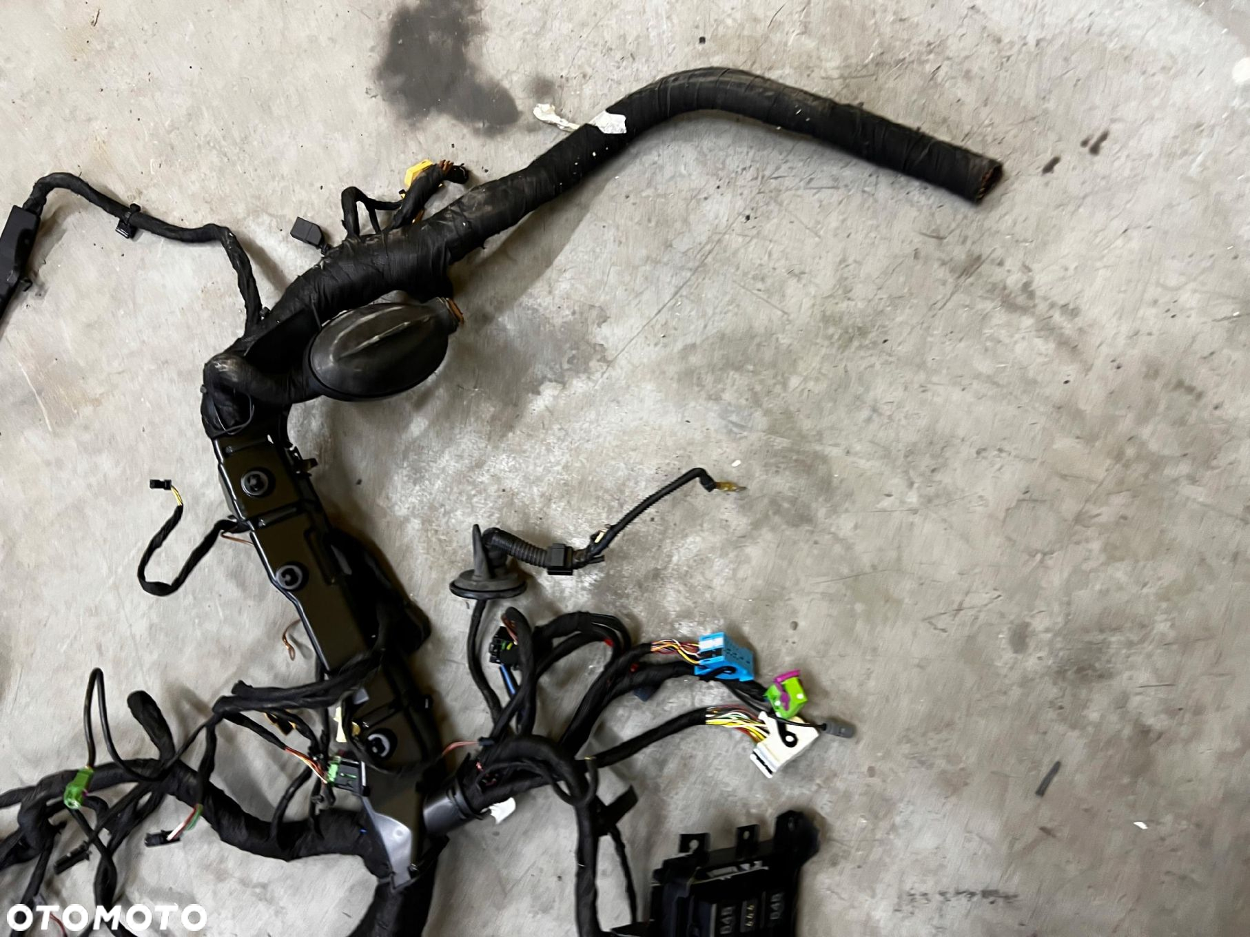 WIĄZKA PRZEWODÓW SKRZYNKA BEZPIECZNIKÓW PORSCHE CAYENNE 7P5 LIFT 4.2D - 8