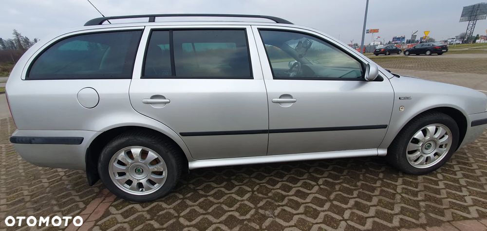 Skoda Octavia 1.6 Rider - 5