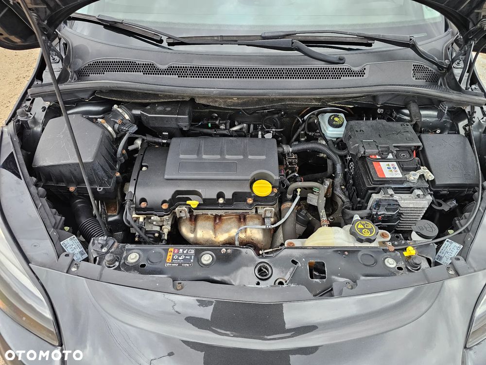 Opel Corsa 1.2 16V Cosmo - 21