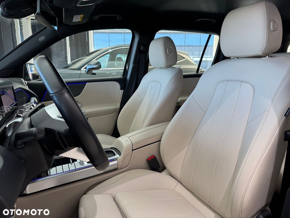 Mercedes-Benz GLB - 10