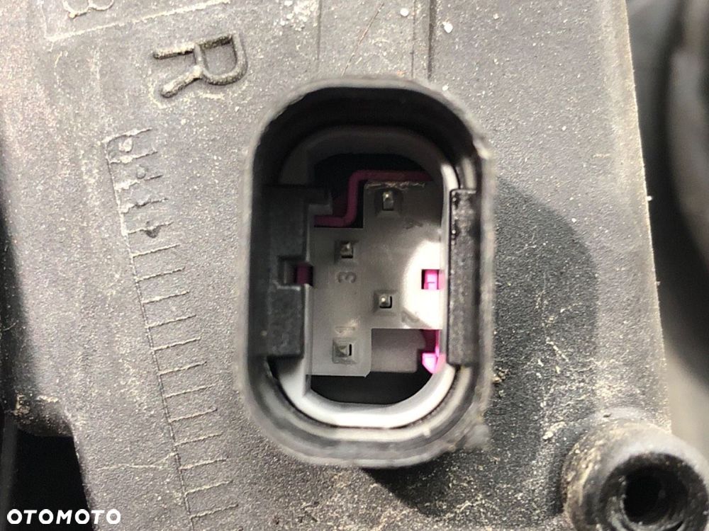 REFLEKTOR PRAWY XENON  BMW 3 Compact (E46) 2001 - 2005  6905496 - 7