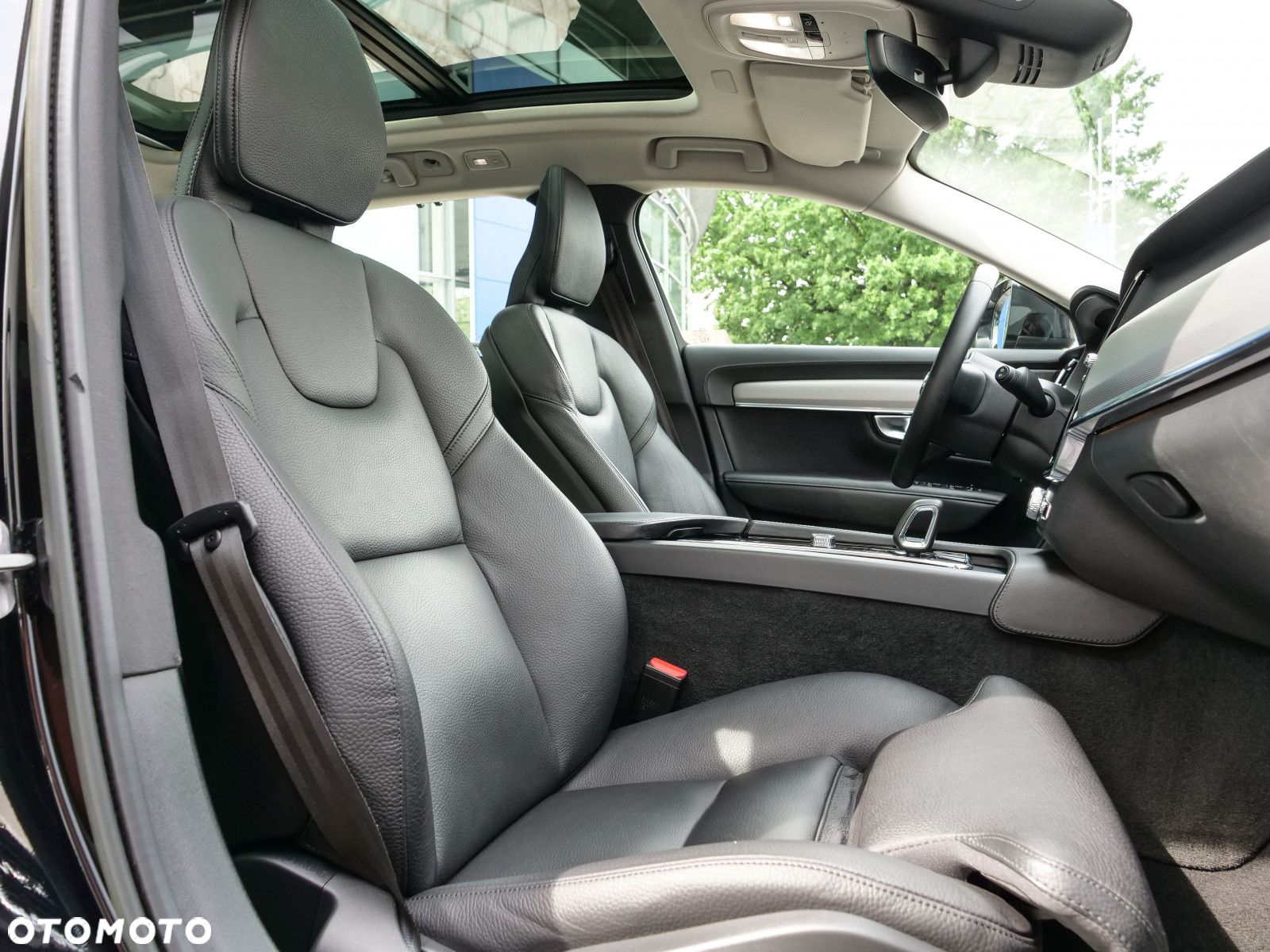 Volvo V90 Cross Country - 31