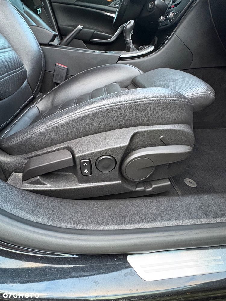 Opel Insignia 2.0 Turbo 4x4 Cosmo - 13
