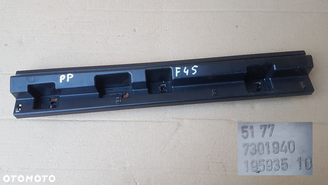 BMW 218d seria 2 F45 Active Tourer uchwyty ślizgi listwy progowe mocowanie - 2