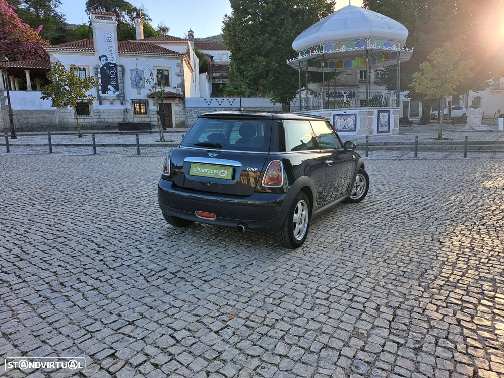 MINI 3 Portas One 1.4 - 27