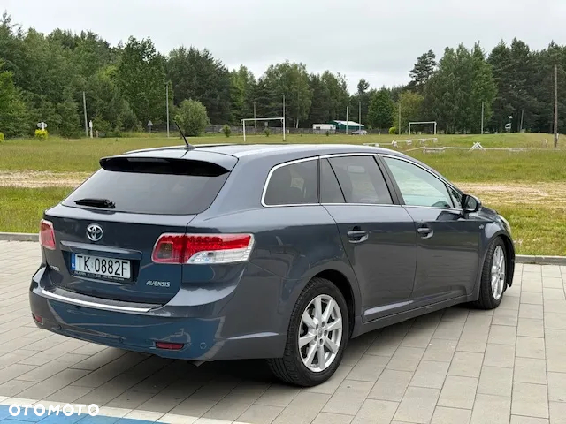 Toyota Avensis 2.2 D-4D Premium - 10