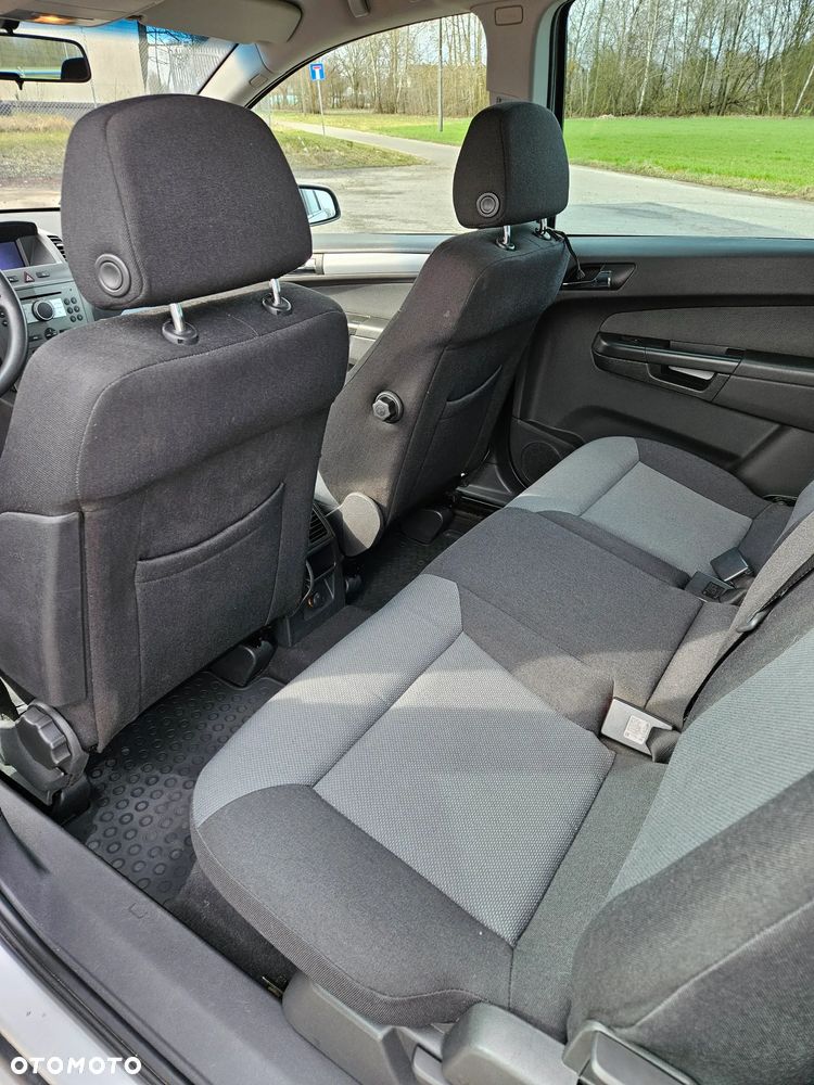 Opel Zafira 1.9 CDTI Elegance - 25