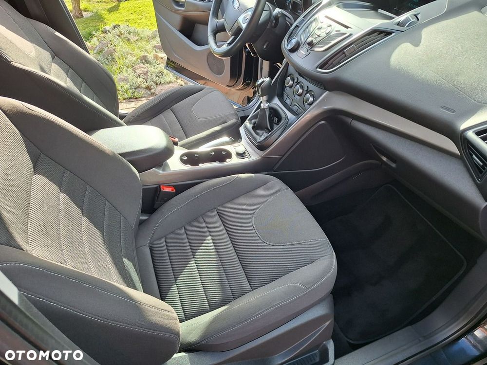 Ford Kuga 1.6 EcoBoost 2x4 Trend - 21