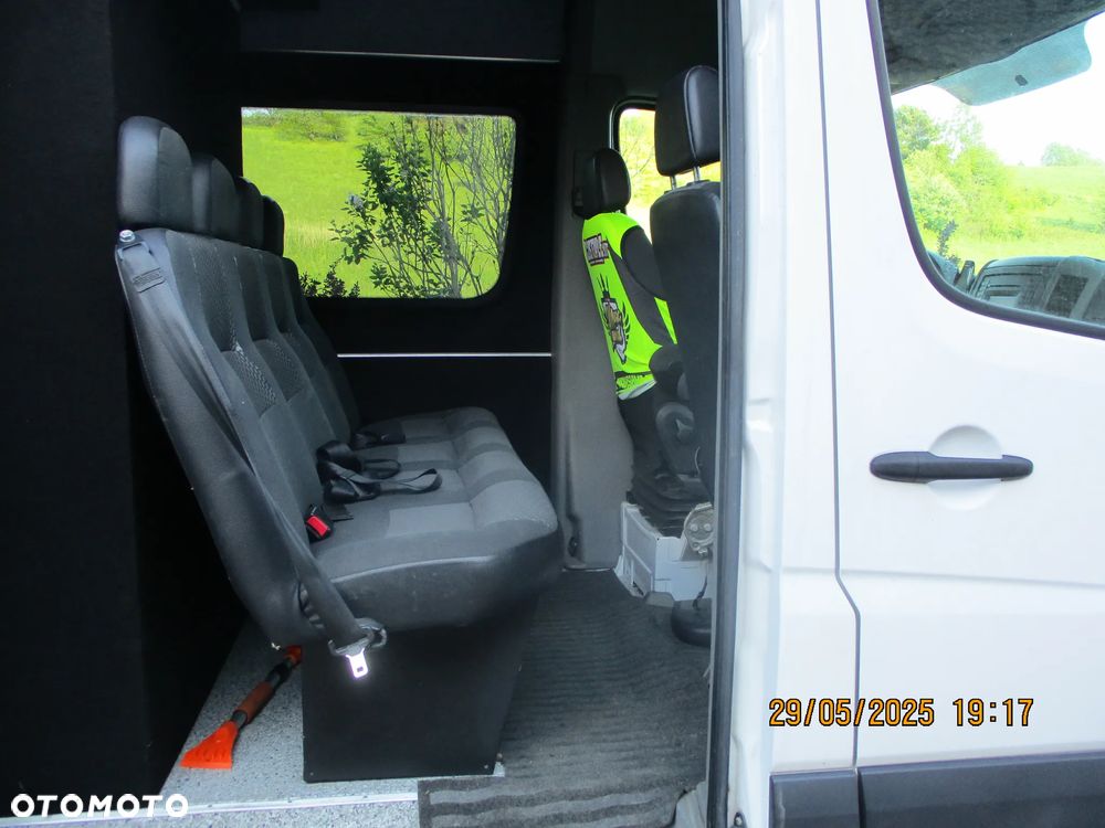Volkswagen CRAFTER 2,0 TDI 6 osób + 2 motocykle - 10