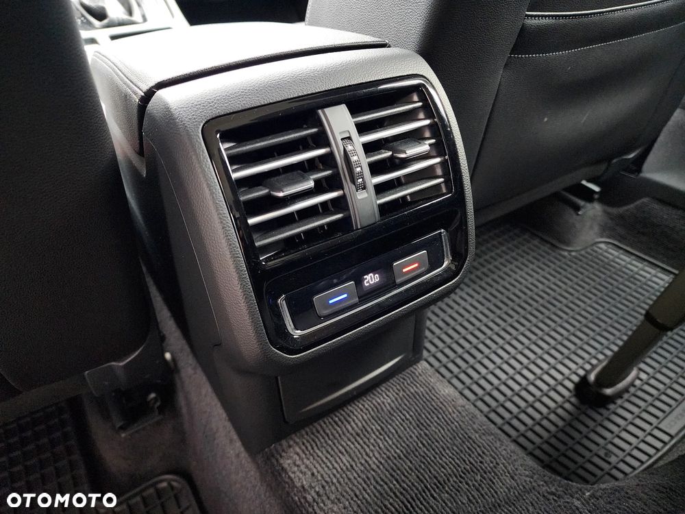 Volkswagen Passat Alltrack 2.0 TDI SCR 4Motion DSG - 34