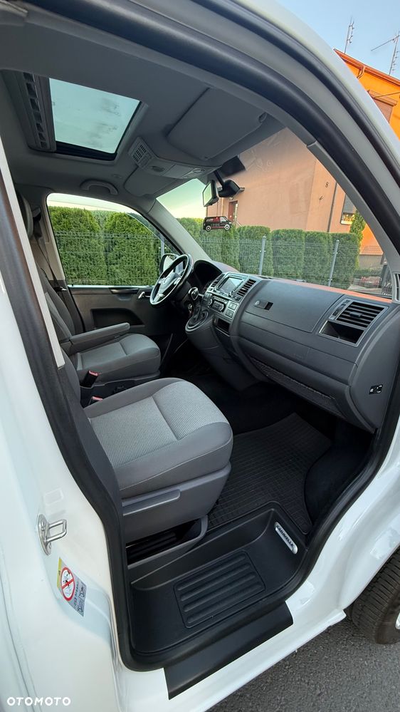 Volkswagen Multivan - 25