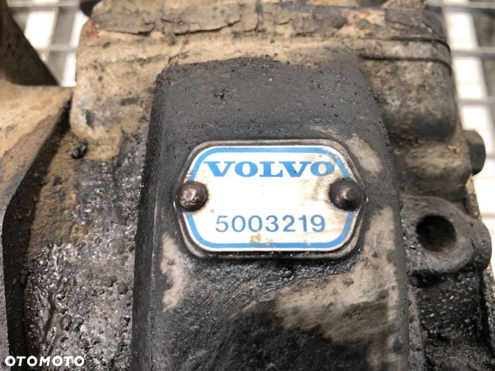 KOMPRESOR - 999.00 PLN - VOLVO FL6 1985 - 2000 FL 612 5003219 LK3813 - 6