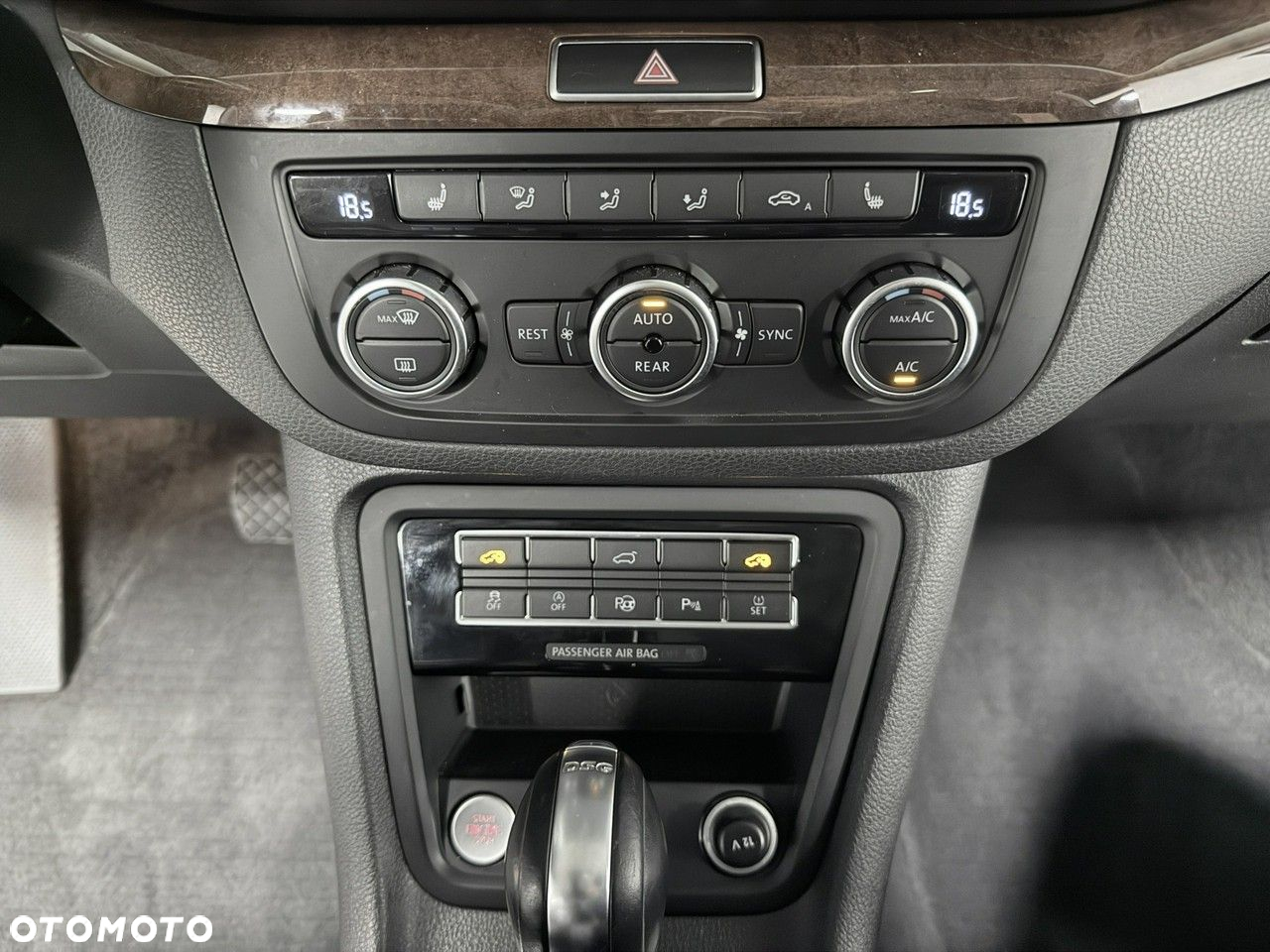 Volkswagen Sharan 2.0 TDI DSG BlueMotion Technology Highline - 31