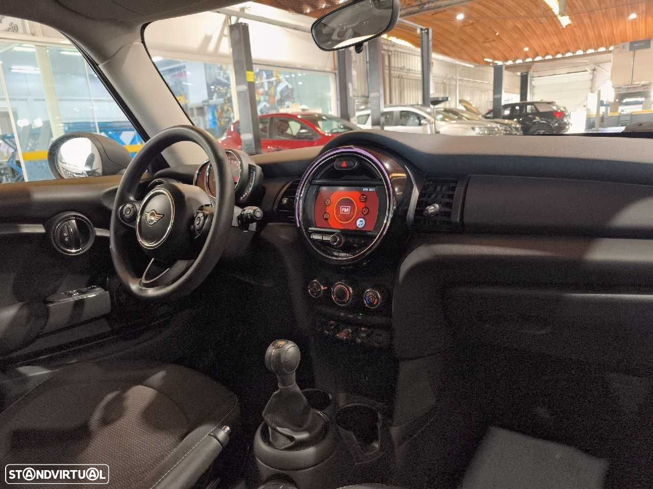 MINI 3 Portas One - 11