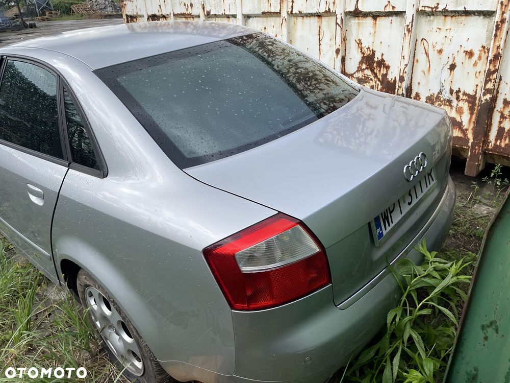 Audi A4 Limousine - 8