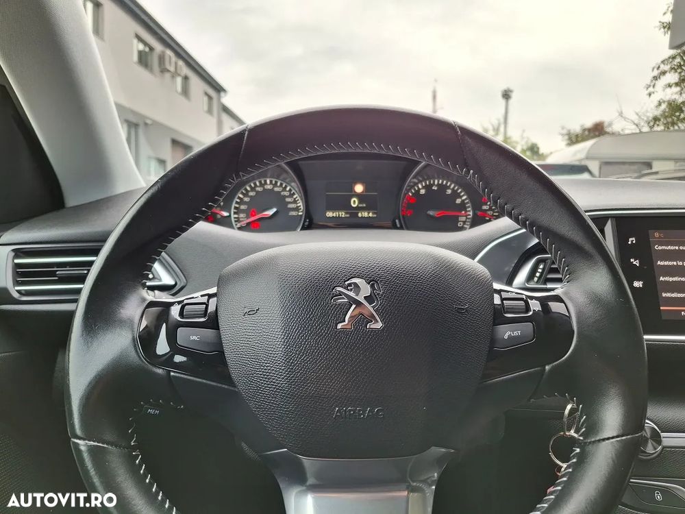 Peugeot 308 1.2 L PureTech Turbo S&S Active - 21
