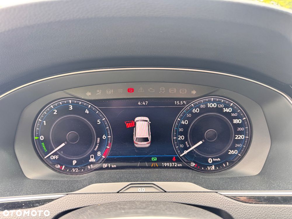 Volkswagen Passat - 13