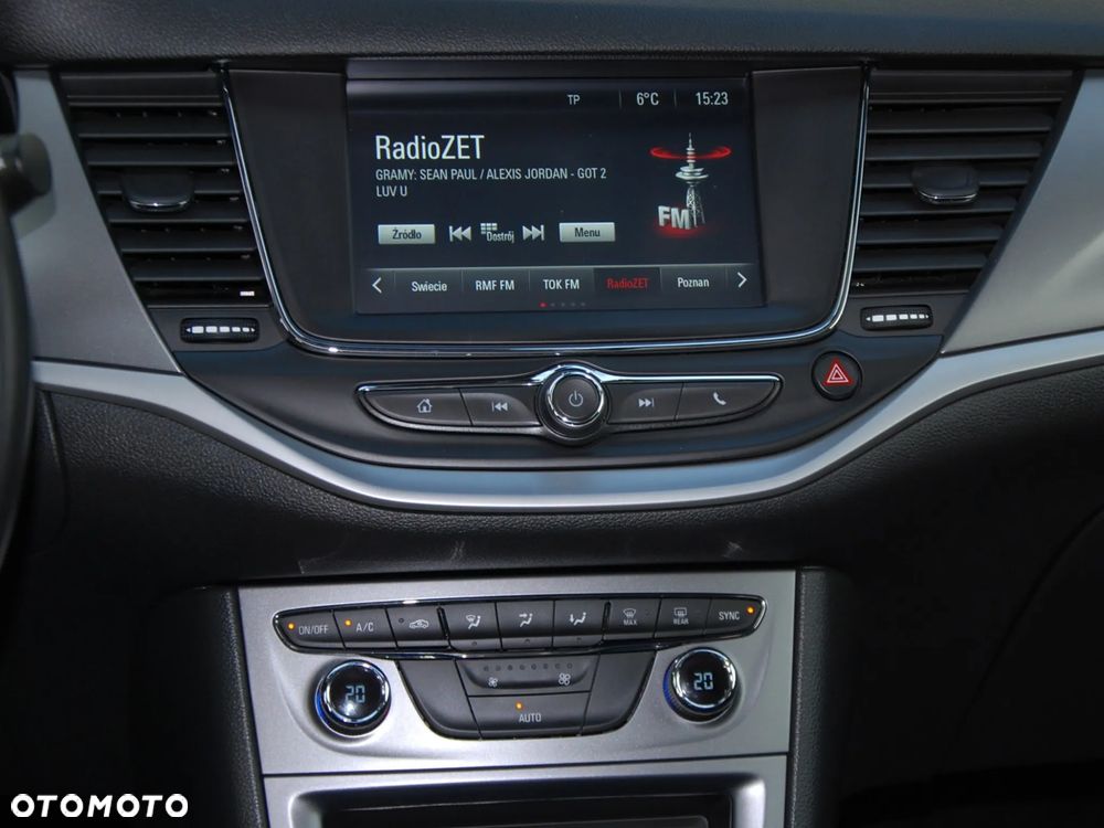 Opel Astra 1.4 T Enjoy S&S - 33