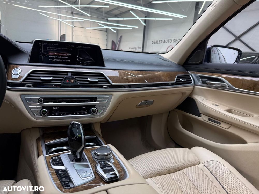 BMW Seria 7 740e iPerformance - 16